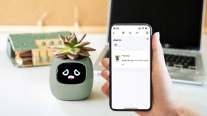 Inteligentna doniczka IVY SMART Inteligentna Doniczka IVY SMART PLANTER Oslonka Na Donice PLANTSIO ZIELONA Kolor Zielony 300x169